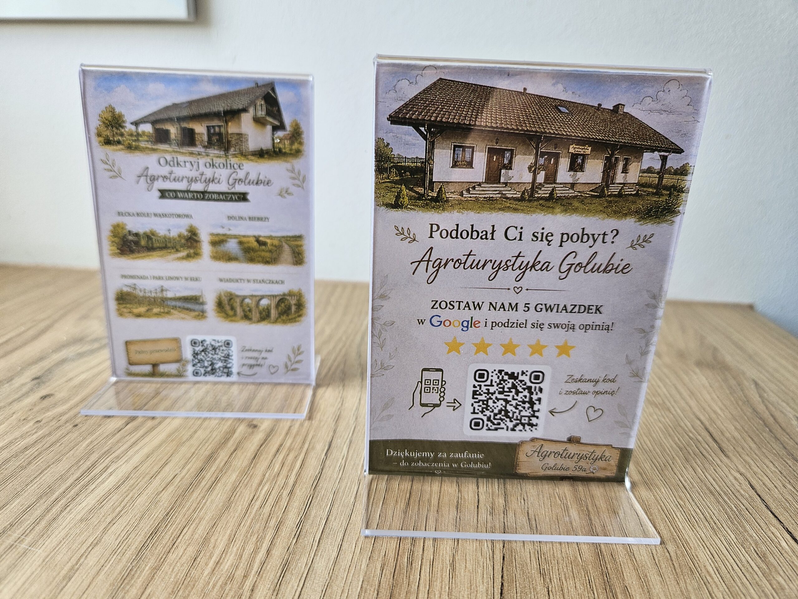Stojaki z kodem QR do opinii